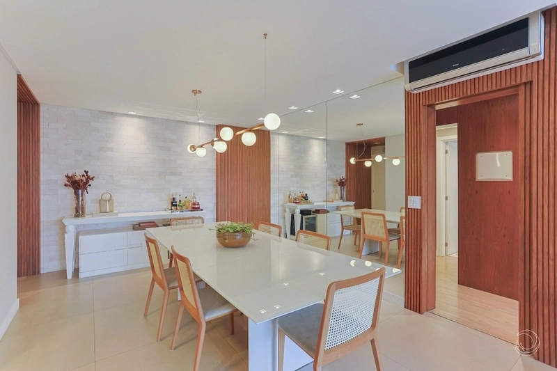 Apartamento na Agronômica com 3 dormitórios, sendo 1 suíte, 2 vagas: 4ª foto da galeria de imagens do imóvel