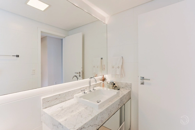 Apartamento na Agronômica com 3 dormitórios, sendo 1 suíte, 2 vagas: 16ª foto da galeria de imagens do imóvel