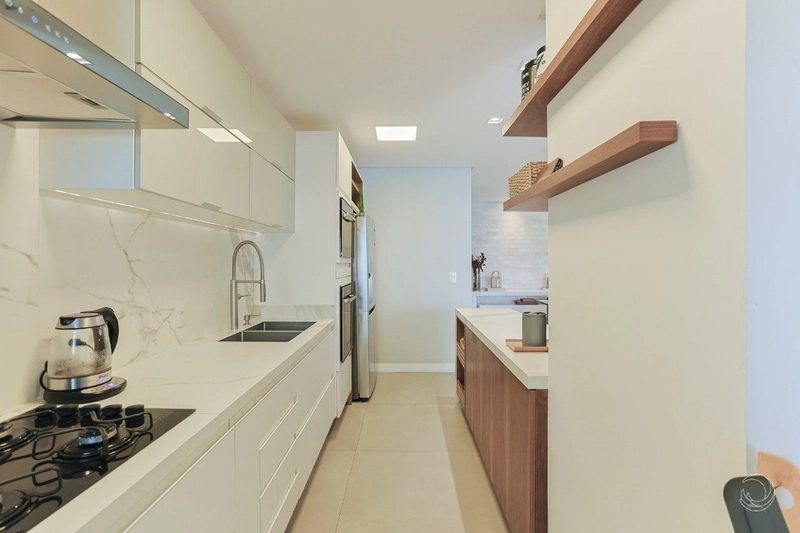 Apartamento na Agronômica com 3 dormitórios, sendo 1 suíte, 2 vagas: 10ª foto da galeria de imagens do imóvel
