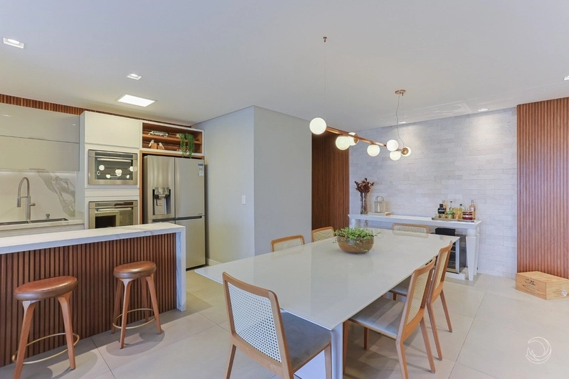 Apartamento na Agronômica com 3 dormitórios, sendo 1 suíte, 2 vagas: 8ª foto da galeria de imagens do imóvel