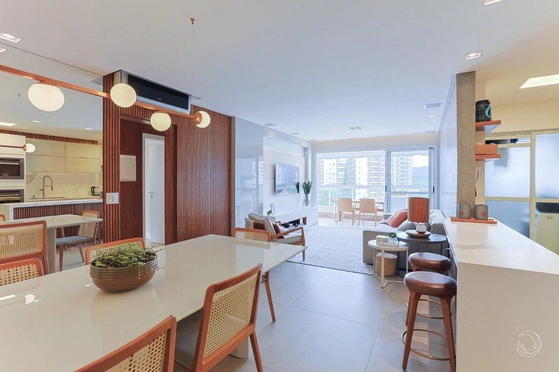 Apartamento na Agronômica com 3 dormitórios, sendo 1 suíte, 2 vagas: 2ª foto da galeria de imagens do imóvel