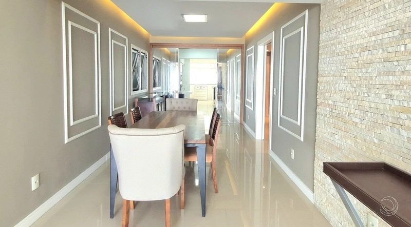 Apartamento na Beira Mar com 3 dormitórios, sendo 1 suítes e 1 vaga: 5ª foto da galeria de imagens do imóvel