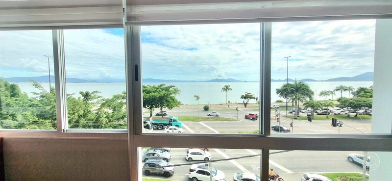 Apartamento na Beira Mar com 3 dormitórios, sendo 1 suítes e 1 vaga: 7ª foto da galeria de imagens do imóvel