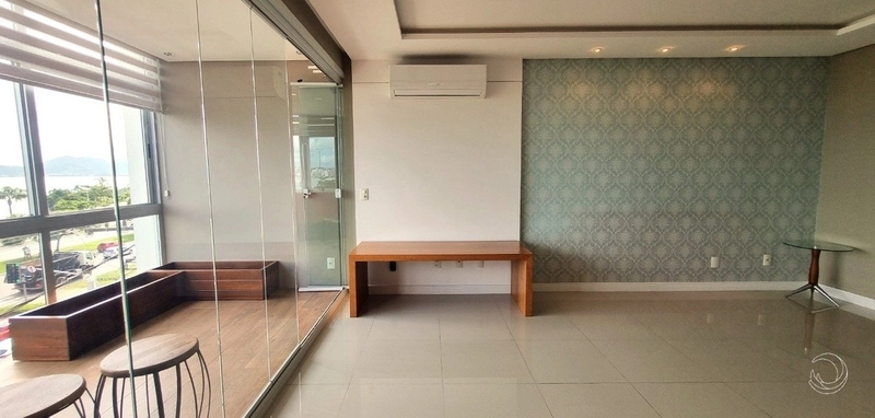 Apartamento na Beira Mar com 3 dormitórios, sendo 1 suítes e 1 vaga: 4ª foto da galeria de imagens do imóvel