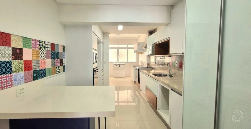 Apartamento na Beira Mar com 3 dormitórios, sendo 1 suítes e 1 vaga: 8ª foto da galeria de imagens do imóvel