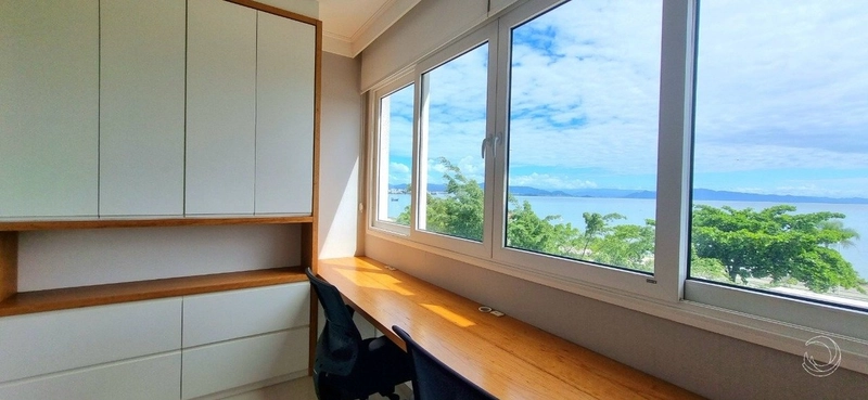 Apartamento na Beira Mar com 3 dormitórios, sendo 1 suítes e 1 vaga: 11ª foto da galeria de imagens do imóvel