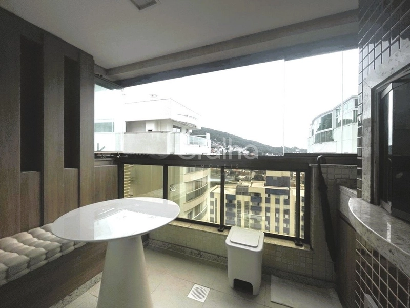 Apartamento na Trindade com 2 dormitórios 2 suítes e 3 vagas: 2ª foto da galeria de imagens do imóvel