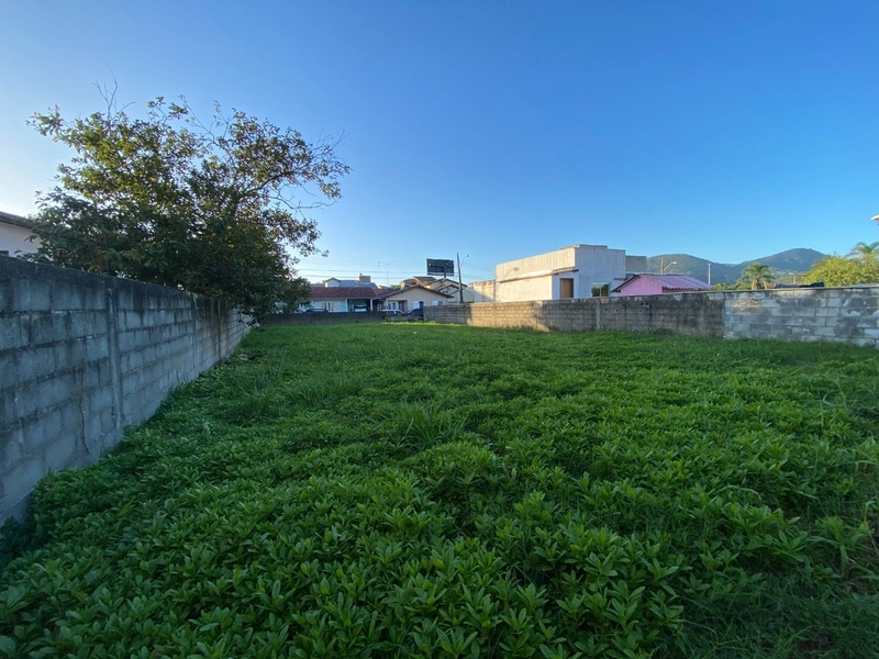 Terreno no Carianos a venda com 360 m²de área: 6ª foto da galeria de imagens do imóvel