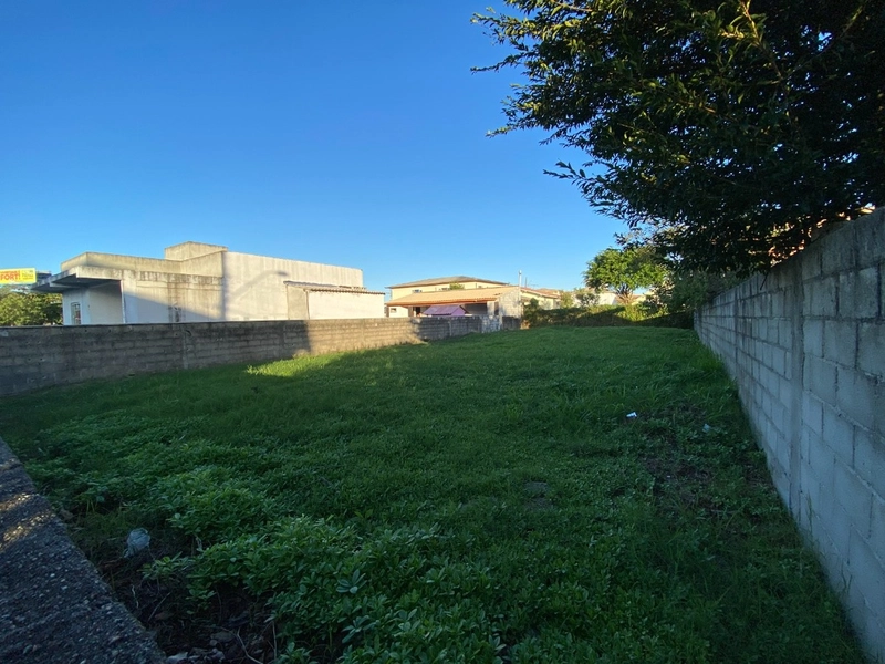 Terreno no Carianos a venda com 360 m²de área: 3ª foto da galeria de imagens do imóvel