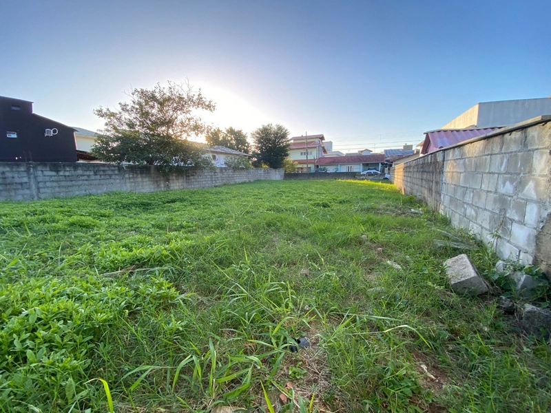 Terreno no Carianos a venda com 360 m²de área: 2ª foto da galeria de imagens do imóvel