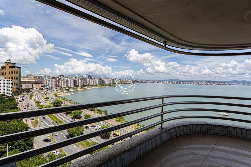 Apartamento na Beira Mar de frente com 4 dormitórios sendo 4 suítes: 1ª foto da galeria de imagens do imóvel
