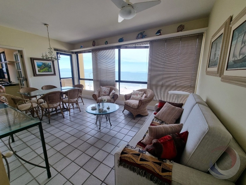 Apartamento Vista Mar em Canasvieiras com 3 dormitórios 1 suíte e 2v: 1ª foto da galeria de imagens do imóvel