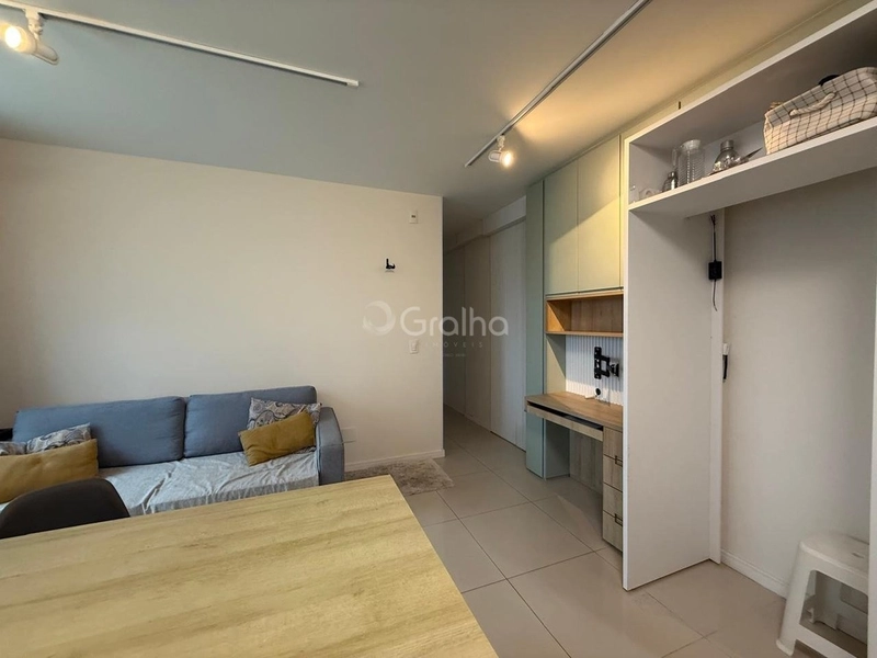 Apartamento em Coqueiros com 2 dormitórios, sendo 1 suíte e 2 vagas: 7ª foto da galeria de imagens do imóvel