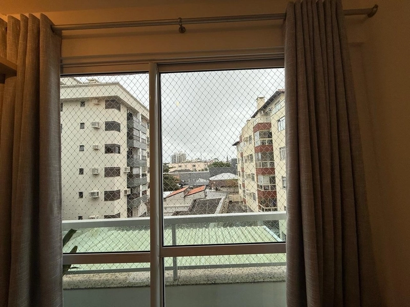 Apartamento em Coqueiros com 2 dormitórios, sendo 1 suíte e 2 vagas: 8ª foto da galeria de imagens do imóvel