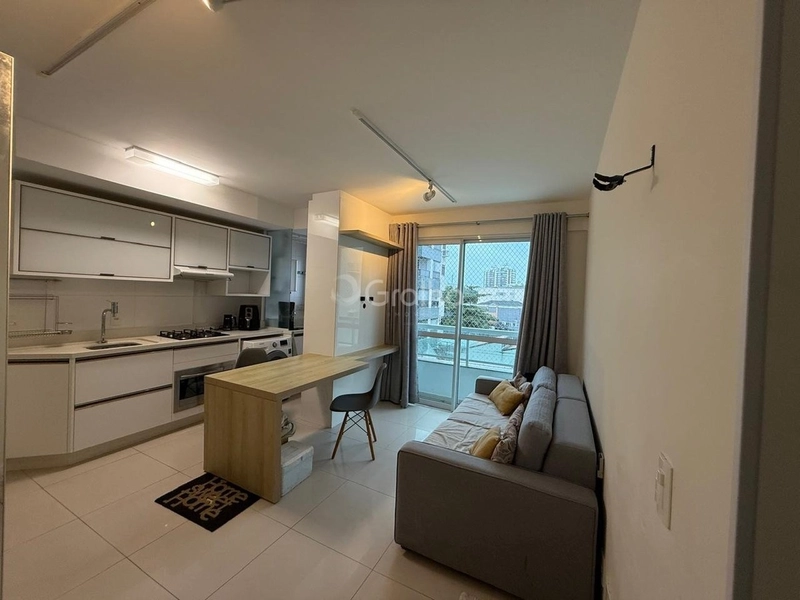 Apartamento em Coqueiros com 2 dormitórios, sendo 1 suíte e 2 vagas: 4ª foto da galeria de imagens do imóvel