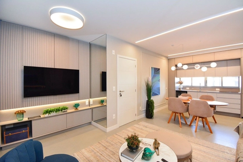 Apartamento no Centro com 2 dormitórios 2 suítes e 2 vagas - 71m²: 2ª foto da galeria de imagens do imóvel