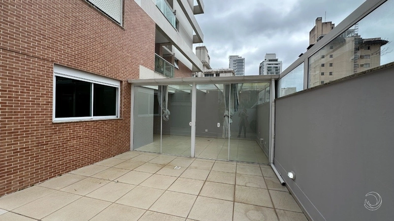 Apartamento no Centro com 2 dormitórios 1 suítes e 2 vagas: 1ª foto da galeria de imagens do imóvel