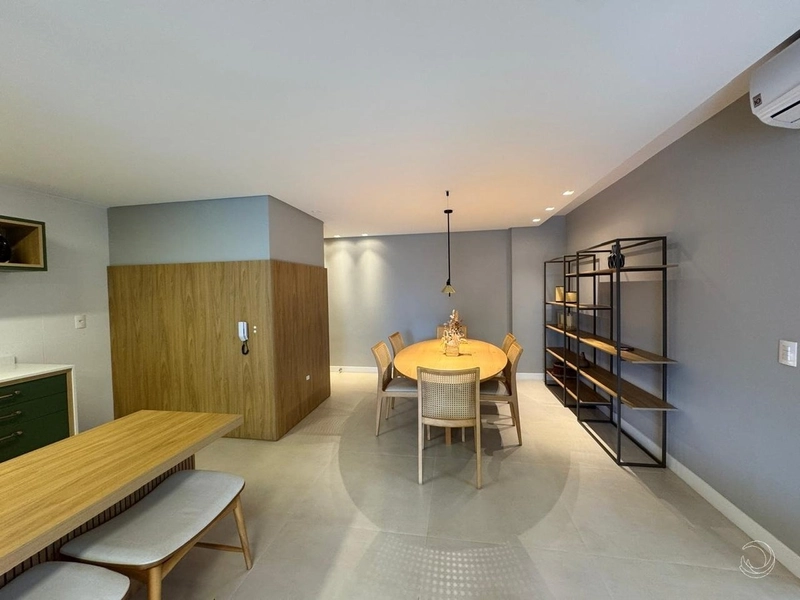 Apartamento na Agronômica com 3 dormitórios, sendo 1 suíte, 2 vagas: 3ª foto da galeria de imagens do imóvel