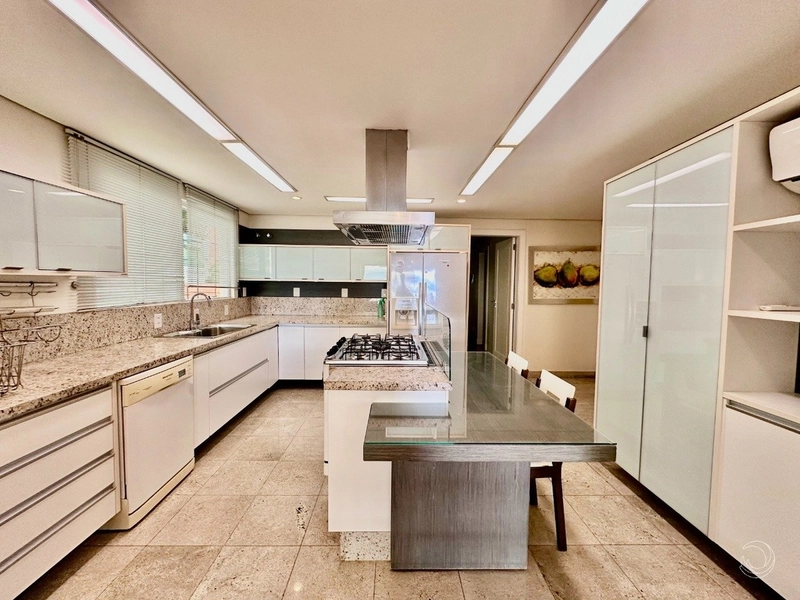 Apartamento na Beira Mar com 3 suítes e 4 vagas - 316m² Vista Mar: 14ª foto da galeria de imagens do imóvel