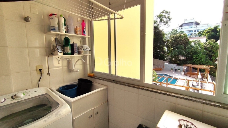Apartamento em Coqueiros com 2 dormitórios 1 suíte e 1 vaga - 81m²: 17ª foto da galeria de imagens do imóvel