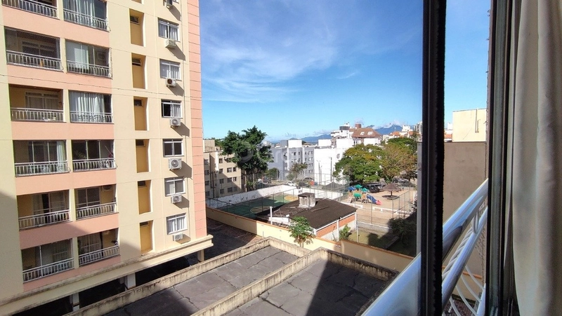 Apartamento em Coqueiros com 2 dormitórios 1 suíte e 1 vaga - 81m²: 15ª foto da galeria de imagens do imóvel