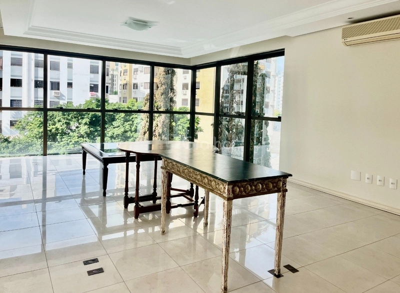 Apartamento no Centro com 3 dormitórios, sendo 3 suíte e 3 vagas: 1ª foto da galeria de imagens do imóvel