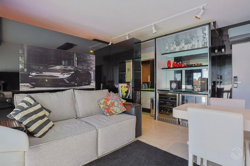 Apartamento no Centro com 1 dormitório e 1 vaga - 53 m²: 2ª foto da galeria de imagens do imóvel