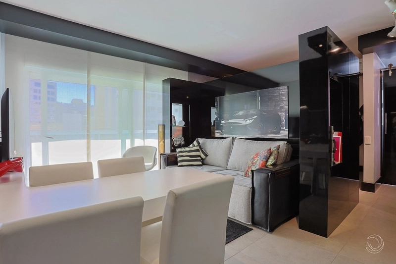 Apartamento no Centro com 1 dormitório e 1 vaga - 53 m²: 3ª foto da galeria de imagens do imóvel