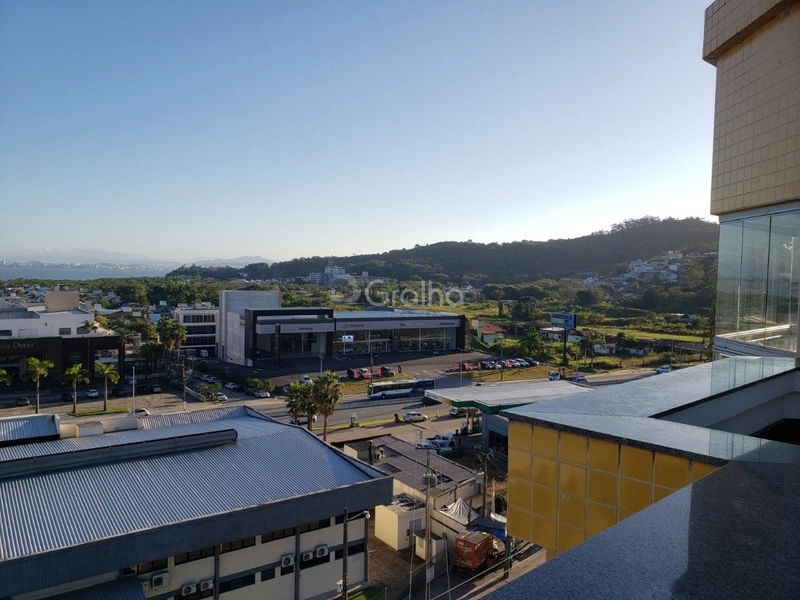 Cobertura no Saco Grande com 3 dormitórios, sendo 1 suíte e 2 vaga: 36ª foto da galeria de imagens do imóvel