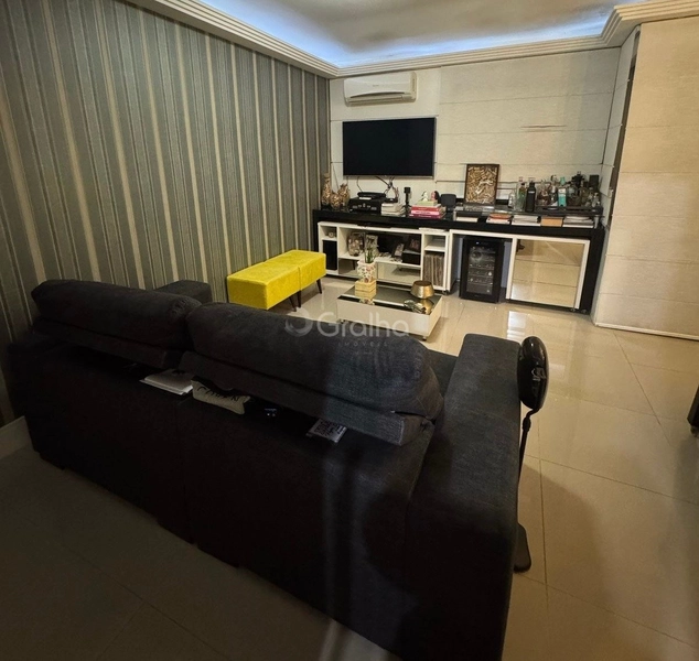 Apartamento na Carvoeira com 2 dormitórios 1 suíte e 1 vaga: 2ª foto da galeria de imagens do imóvel