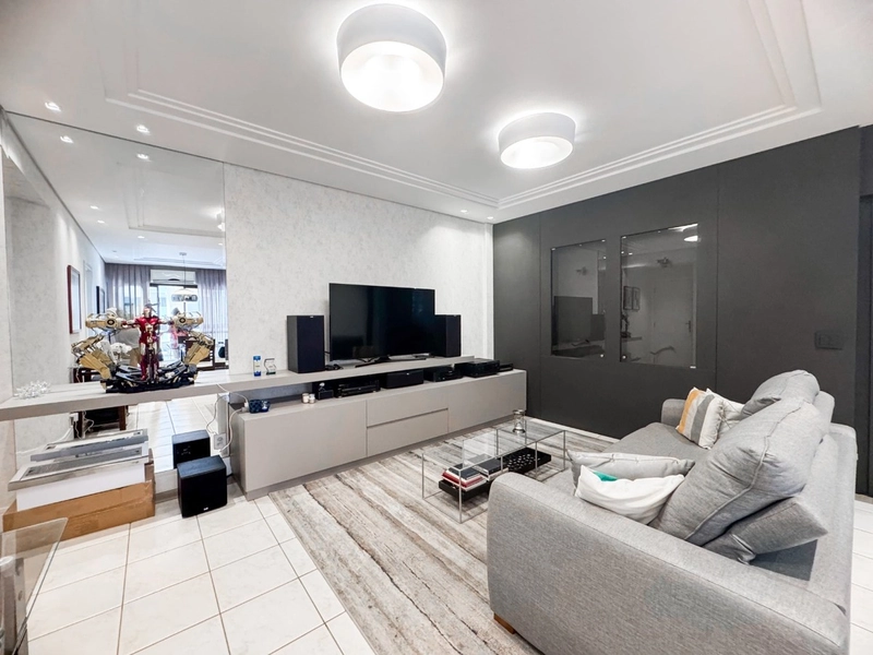 Apartamento no Centro com 04 dormitórios, sendo 01 suítes e 3 vagas: 1ª foto da galeria de imagens do imóvel