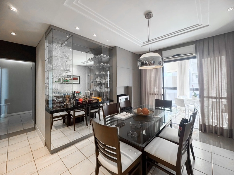 Apartamento no Centro com 04 dormitórios, sendo 01 suítes e 3 vagas: 5ª foto da galeria de imagens do imóvel