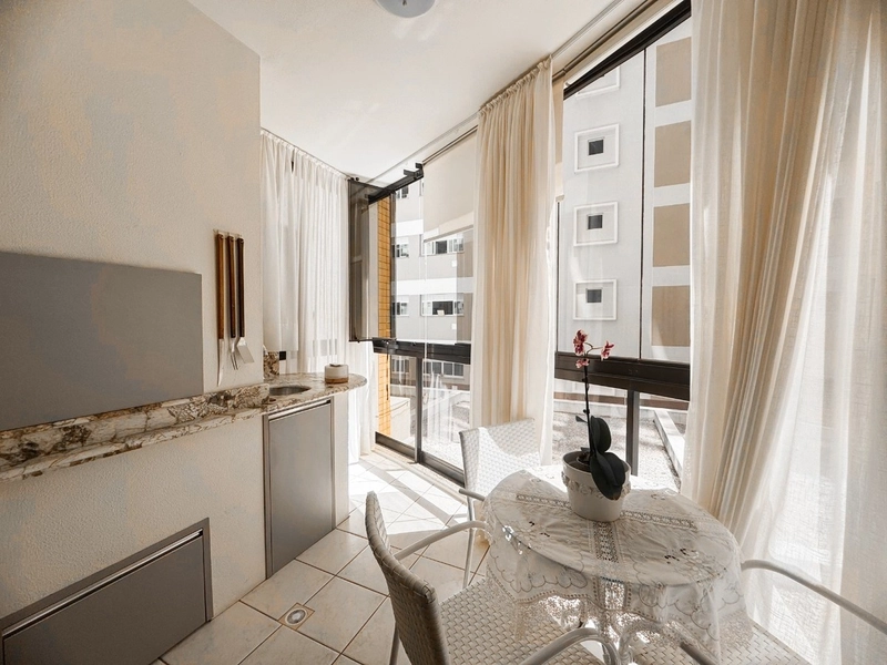 Apartamento no Centro com 04 dormitórios, sendo 01 suítes e 3 vagas: 8ª foto da galeria de imagens do imóvel
