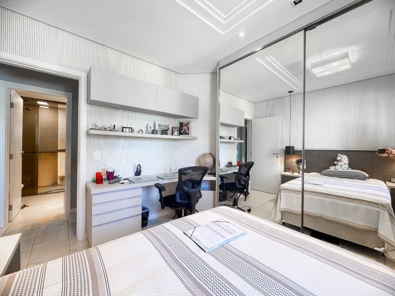 Apartamento no Centro com 04 dormitórios, sendo 01 suítes e 3 vagas: 14ª foto da galeria de imagens do imóvel
