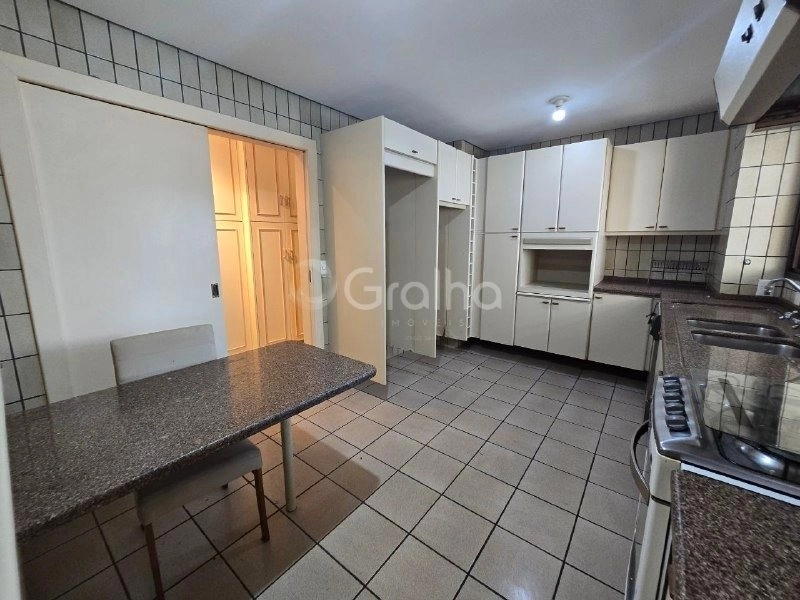 Apartamento no Centro com 4 dormitórios, sendo 2 suítes e 2 vagas: 22ª foto da galeria de imagens do imóvel