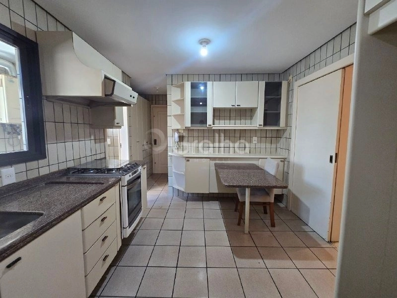 Apartamento no Centro com 4 dormitórios, sendo 2 suítes e 2 vagas: 24ª foto da galeria de imagens do imóvel