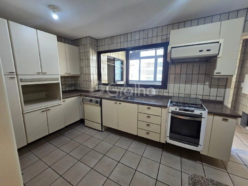 Apartamento no Centro com 4 dormitórios, sendo 2 suítes e 2 vagas: 20ª foto da galeria de imagens do imóvel