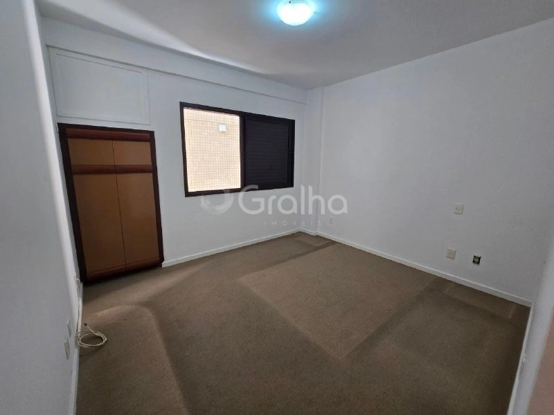 Apartamento no Centro com 4 dormitórios, sendo 2 suítes e 2 vagas: 30ª foto da galeria de imagens do imóvel