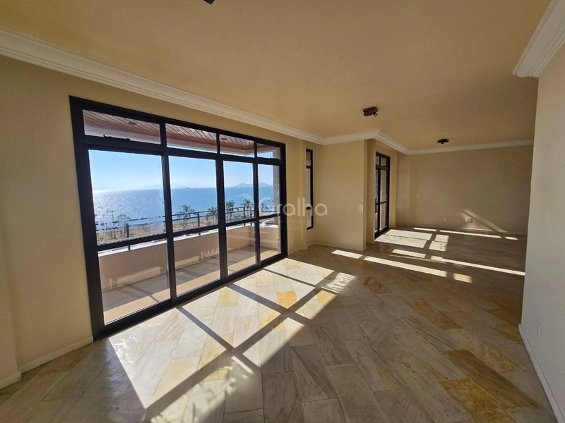 Apartamento no Centro com 4 dormitórios, sendo 2 suítes e 2 vagas: 3ª foto da galeria de imagens do imóvel
