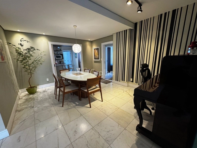 Apartamento no Centro com 3 suítes 2 vagas e Hobby box - 172 m²: 5ª foto da galeria de imagens do imóvel