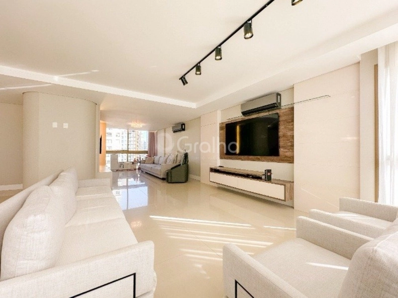 Apartamento no Centro de 256m² com 4 suítes e 4 vagas: 1ª foto da galeria de imagens do imóvel