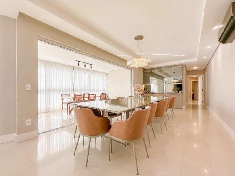 Apartamento no Centro de 256m² com 4 suítes e 4 vagas: 6ª foto da galeria de imagens do imóvel
