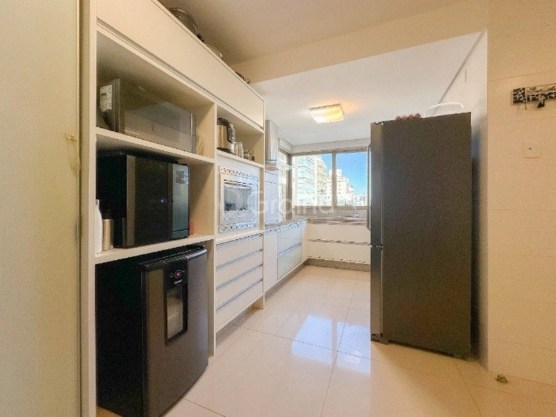 Apartamento no Centro de 256m² com 4 suítes e 4 vagas: 10ª foto da galeria de imagens do imóvel