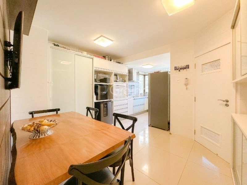 Apartamento no Centro de 256m² com 4 suítes e 4 vagas: 11ª foto da galeria de imagens do imóvel