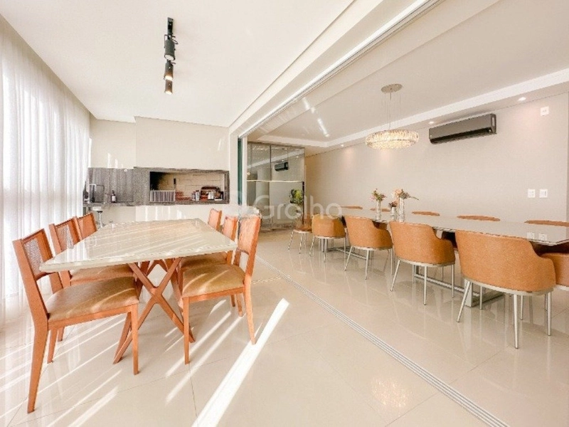 Apartamento no Centro de 256m² com 4 suítes e 4 vagas: 4ª foto da galeria de imagens do imóvel