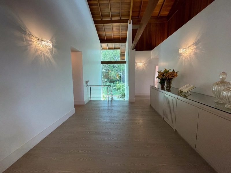 Casa residencial em Sambaqui com 6 dormitórios, sendo 4 suítes: 41ª foto da galeria de imagens do imóvel