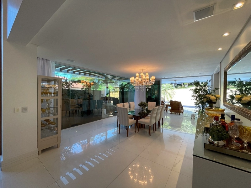Casa residencial em Sambaqui com 6 dormitórios, sendo 4 suítes: 13ª foto da galeria de imagens do imóvel