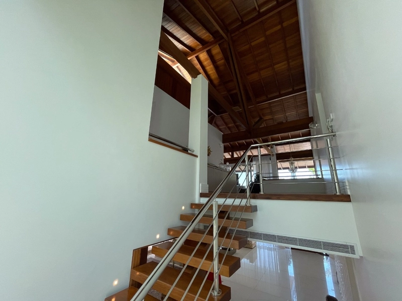 Casa residencial em Sambaqui com 6 dormitórios, sendo 4 suítes: 38ª foto da galeria de imagens do imóvel