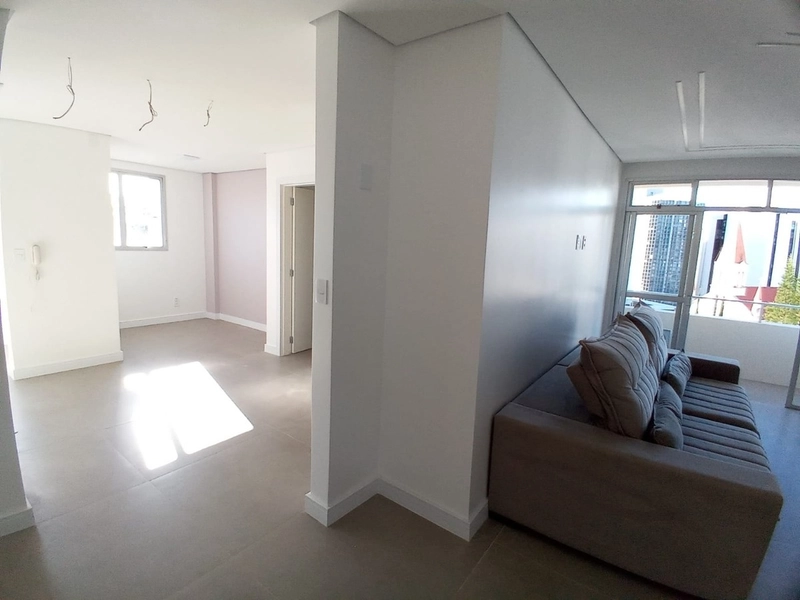 Apartamento no Centro com 2 dormitórios e 1 vaga - 83m²: 3ª foto da galeria de imagens do imóvel