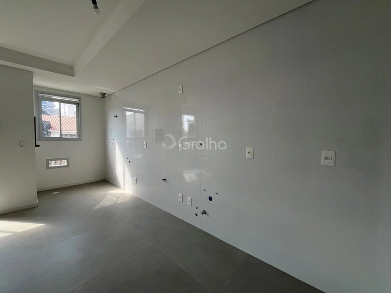 Apartamento em Coqueiros com 2 dormitórios, sendo 1 suíte e 1 vaga: 4ª foto da galeria de imagens do imóvel